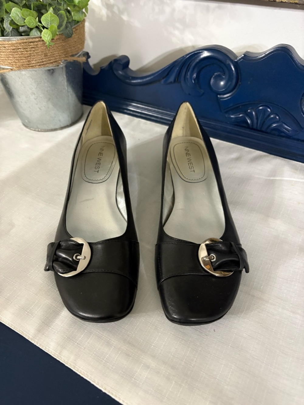Nine West Jayla black Leather Buckle Ballet Kitten Flats Size 7 NWOB - Picture 1 of 7